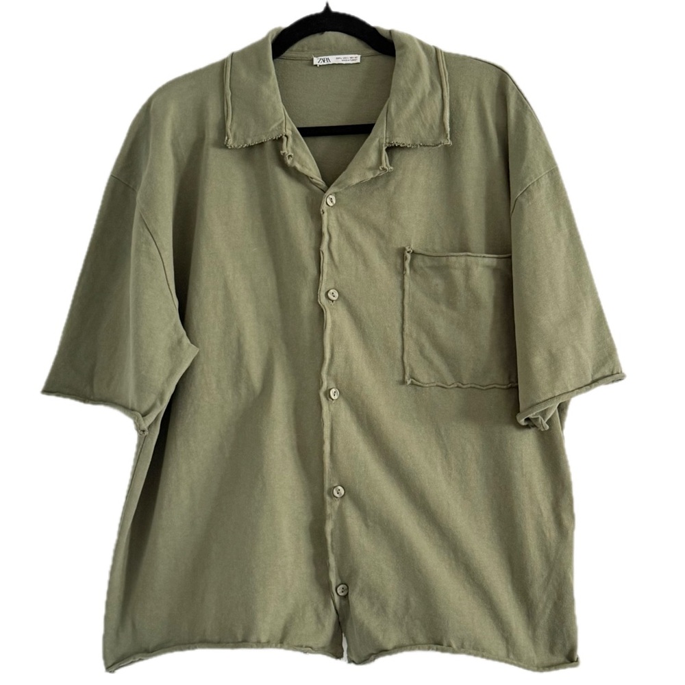 🌼 Zara Sage Green Button Down Shirt *slight defect